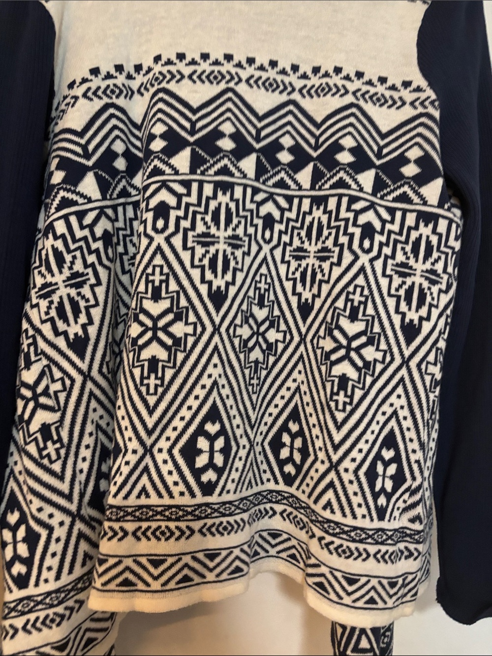 Geometric Open-Front Cardigan in Navy Blue and Cream - Picture 6 of 6